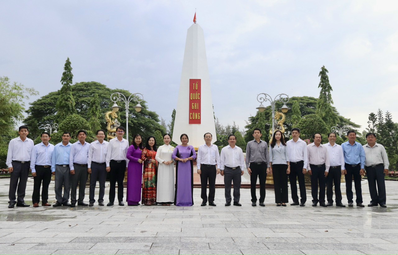 //banqlntlstp.cantho.gov.vn/files/files/z4383251539626_287a434e6b9b730b18eeef4f1cc91eca.jpg